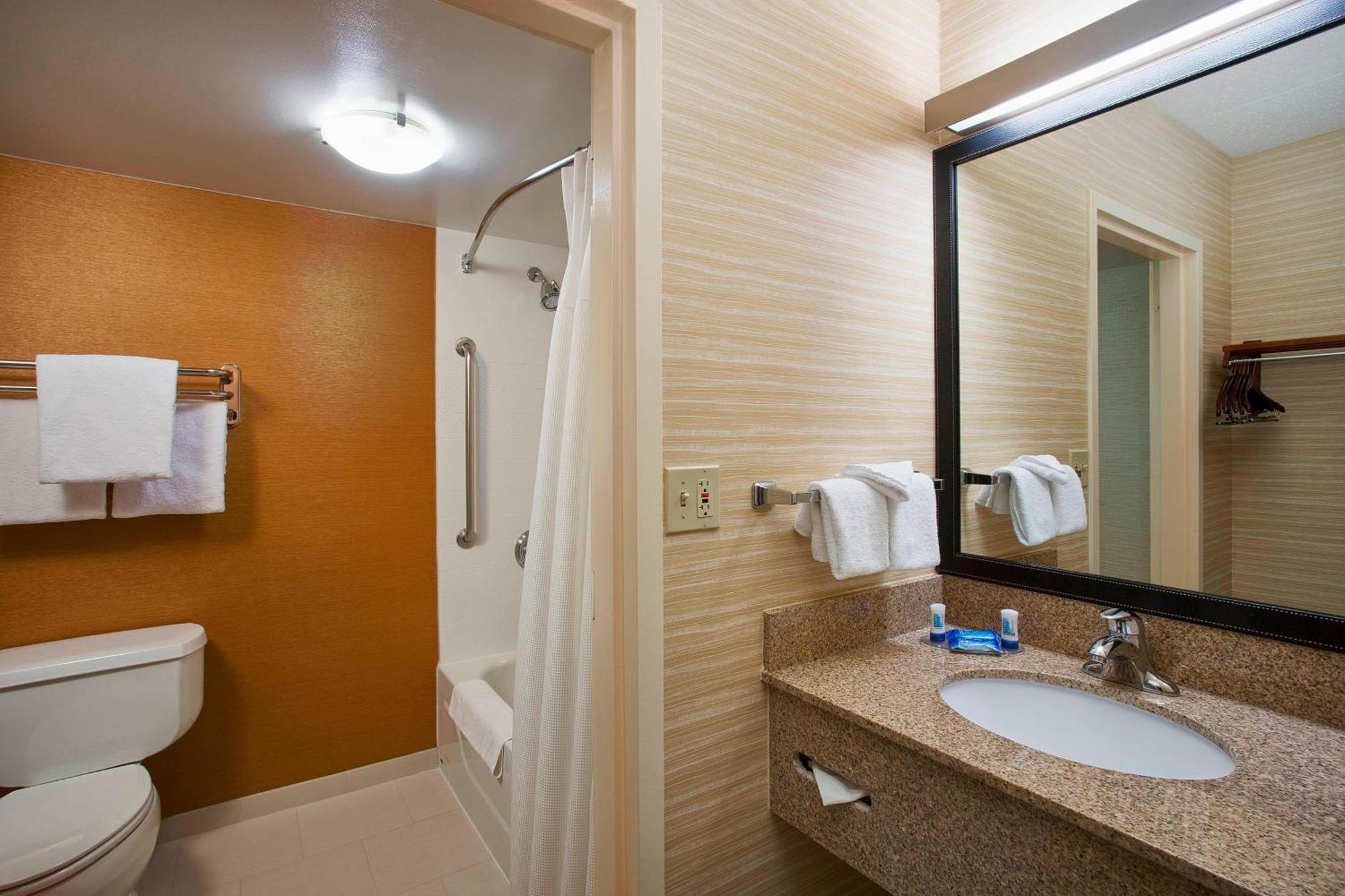 Fairfield Inn & Suites Chicago Midway Airport Bedford Park Екстер'єр фото