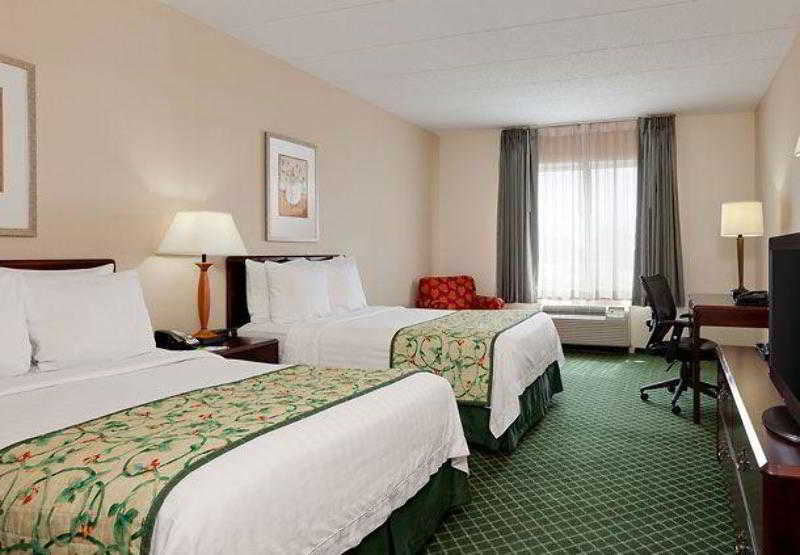 Fairfield Inn & Suites Chicago Midway Airport Bedford Park Номер фото
